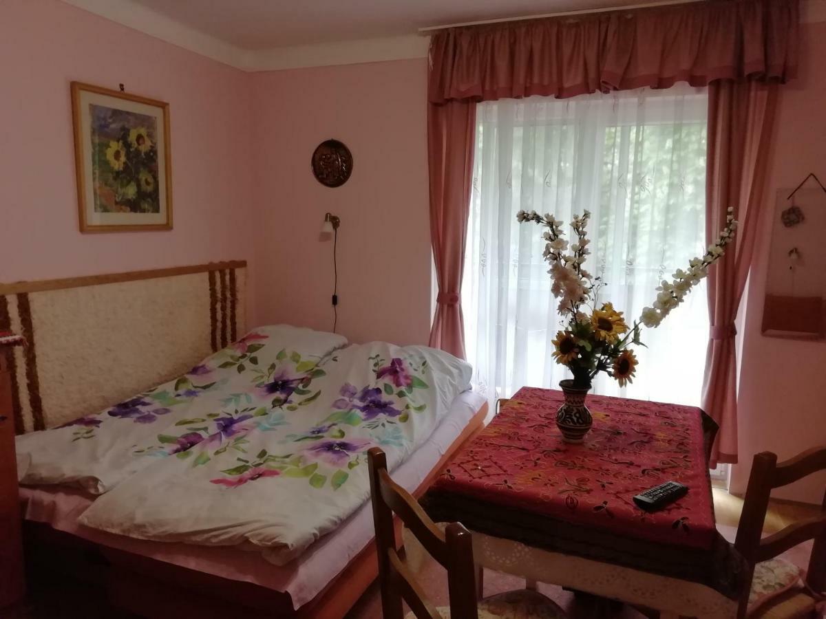Gyoengyvirag Ueduelo - Mario Apartman Harkany Ngoại thất bức ảnh